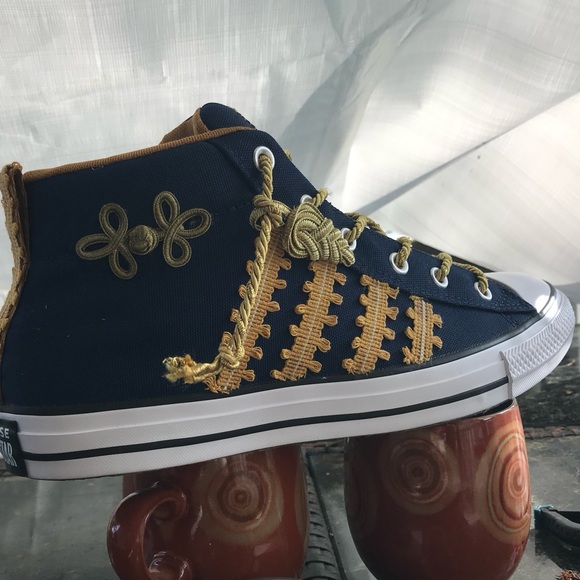 Converse size 11 Jimi Hendrix Sneakers - Picture 2 of 3